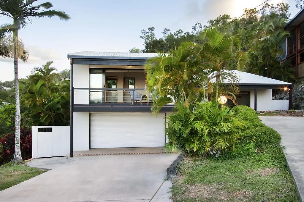 Villa Heliconia On Kara Airlie Beach