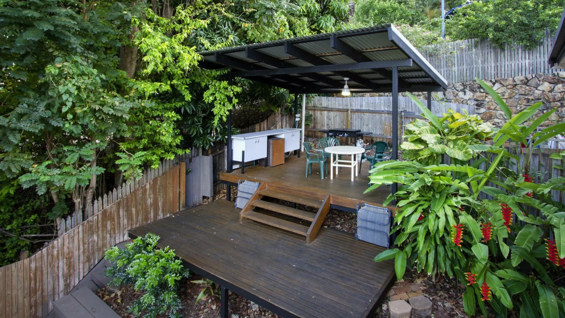 Villa Heliconia On Kara Airlie Beach